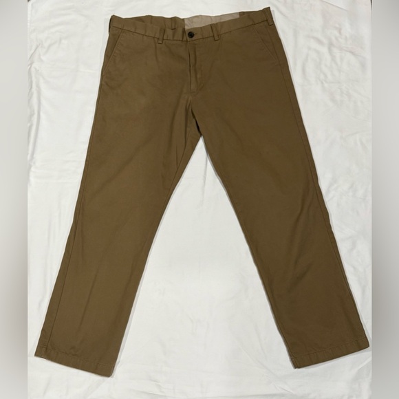 Haggar Men's Tan Chinos - Picture 1 of 4